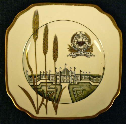1933 decorative plate